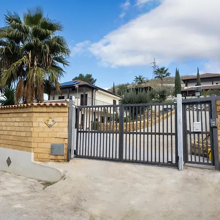 Lory Holiday home